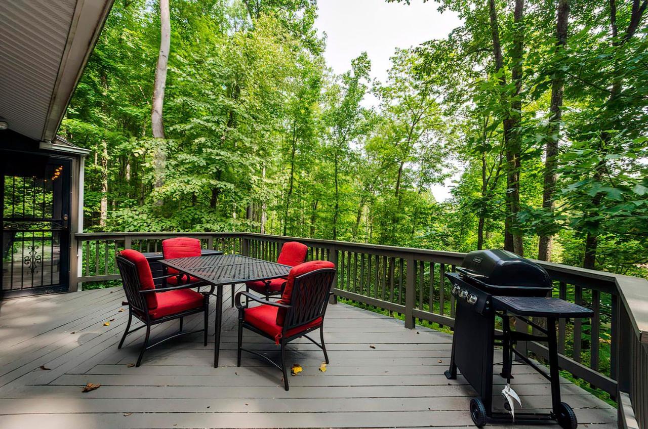 Secluded Oasis W Hot Tub, Screened-In Porch, Wifi! Berkeley Springs Luaran gambar
